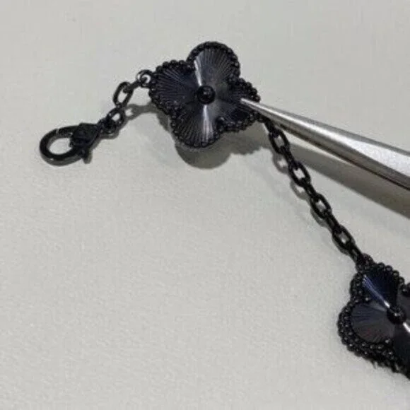 Authentic Van Cleef & Arpels Black Warrior Laser Five-Flower Bracelet